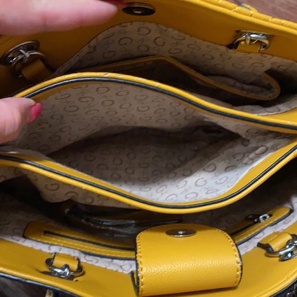 πβ¨ GUESS PURSE AND MATCHING WALLET SET - Picture 11 of 11